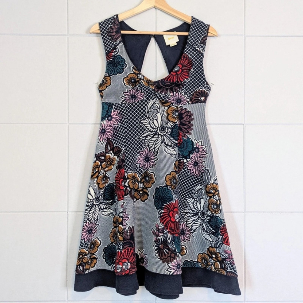 Floral Patterned Sleeveless Dress